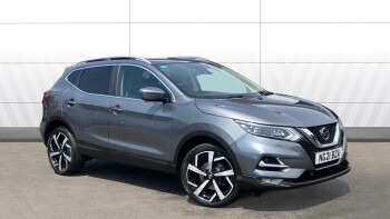 Nissan Qashqai 1.3 DiG-T N-Motion 5dr Petrol Hatchback